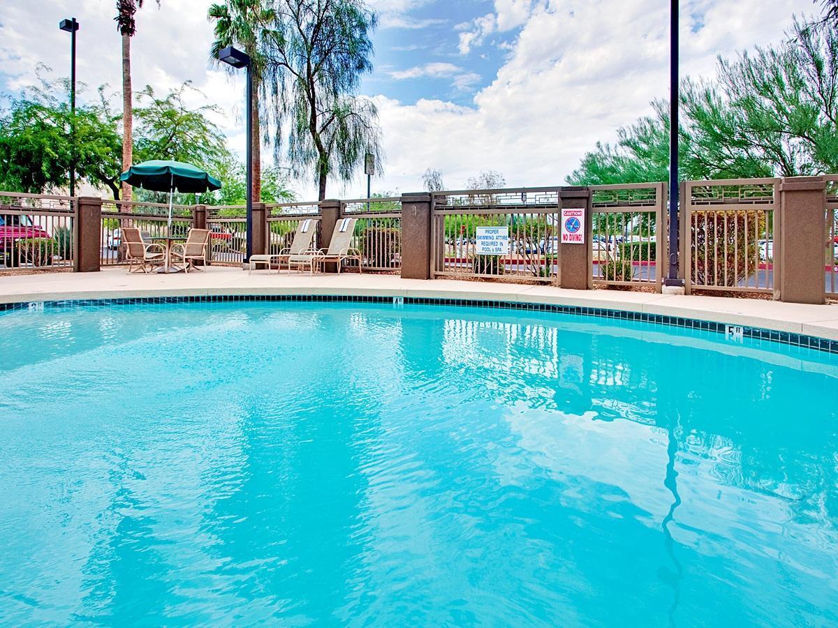 Holiday Inn Express Peoria North - Glendale By Ihg Exterior foto