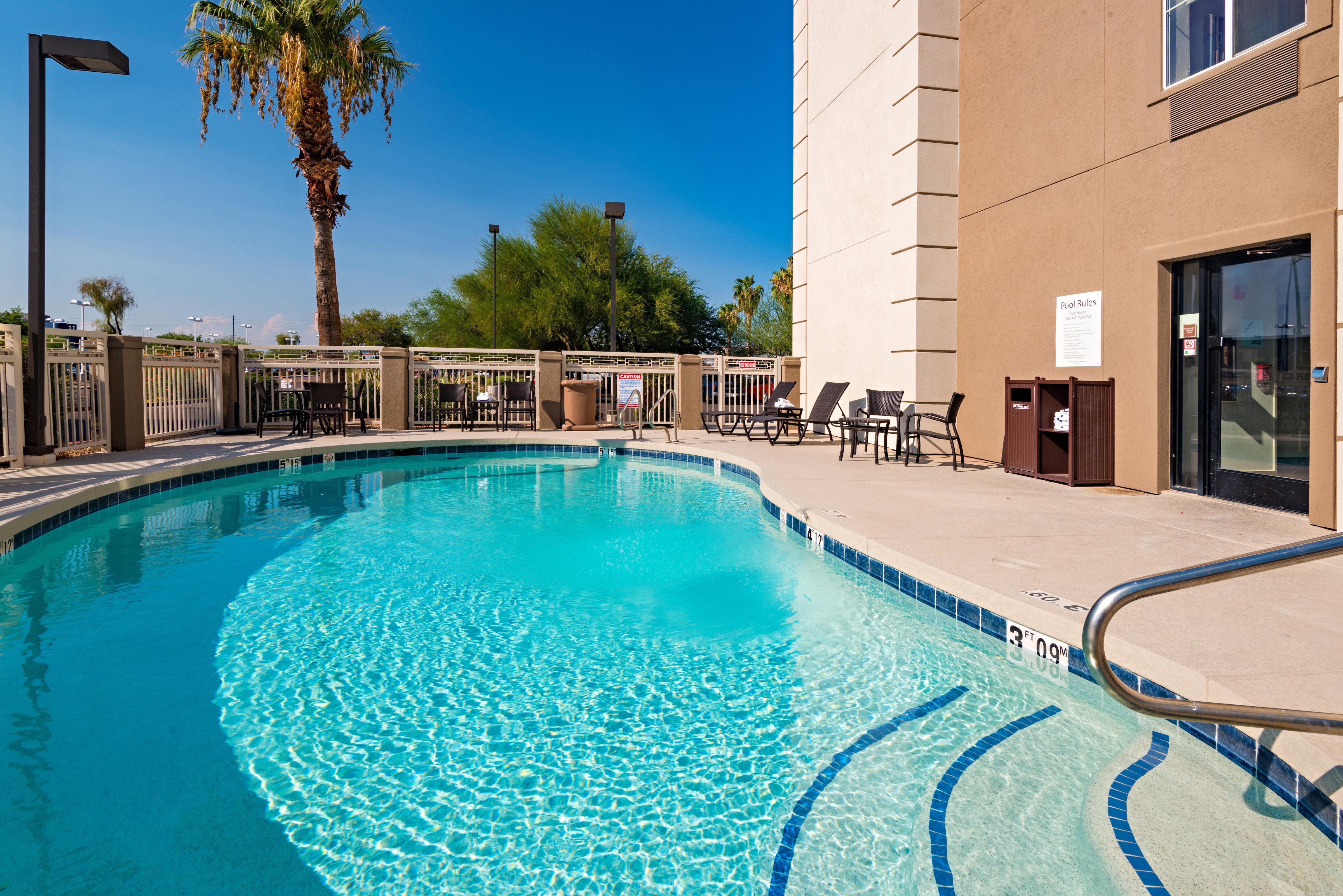 Holiday Inn Express Peoria North - Glendale By Ihg Exterior foto