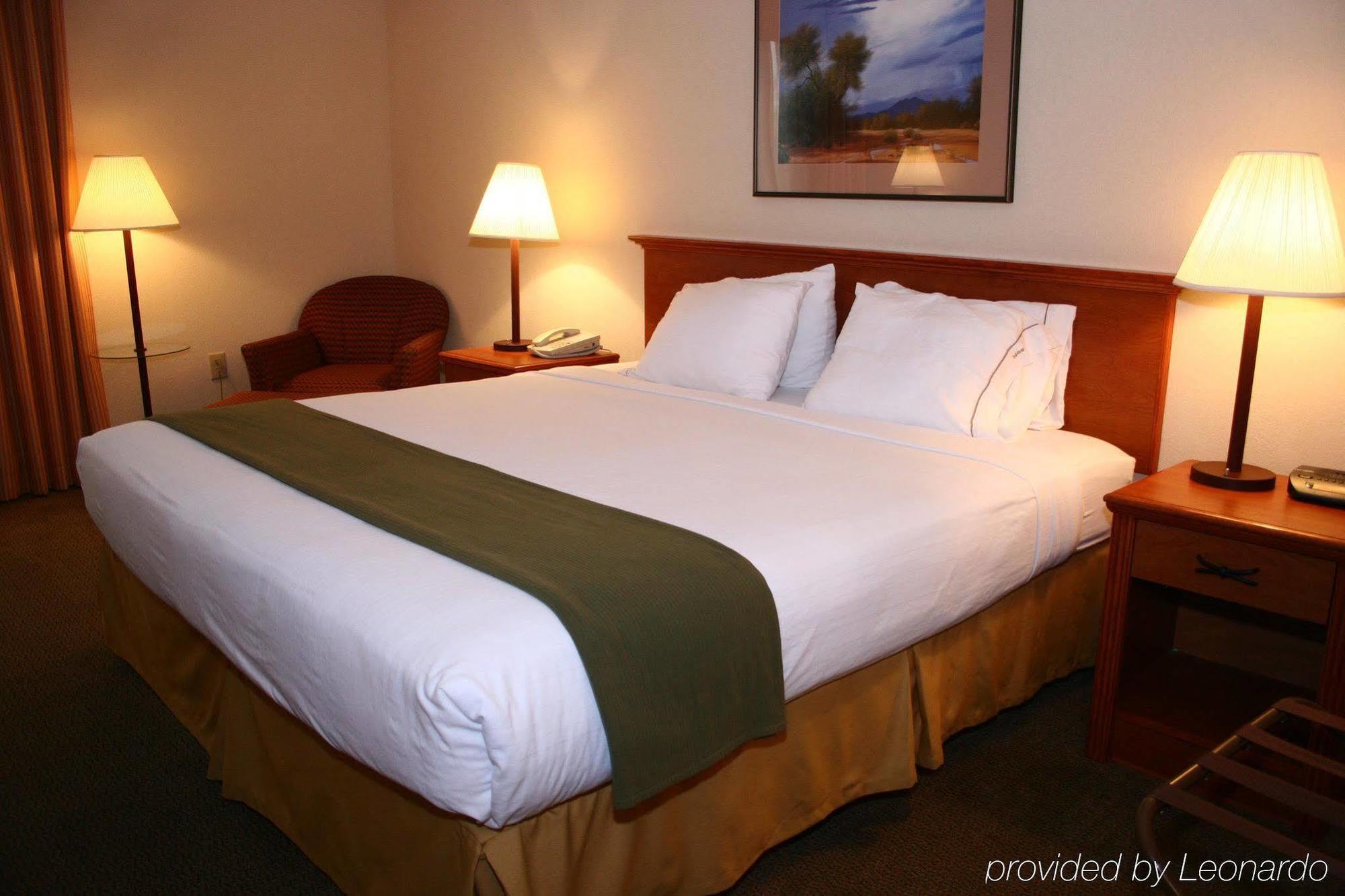 Holiday Inn Express Peoria North - Glendale By Ihg Exterior foto